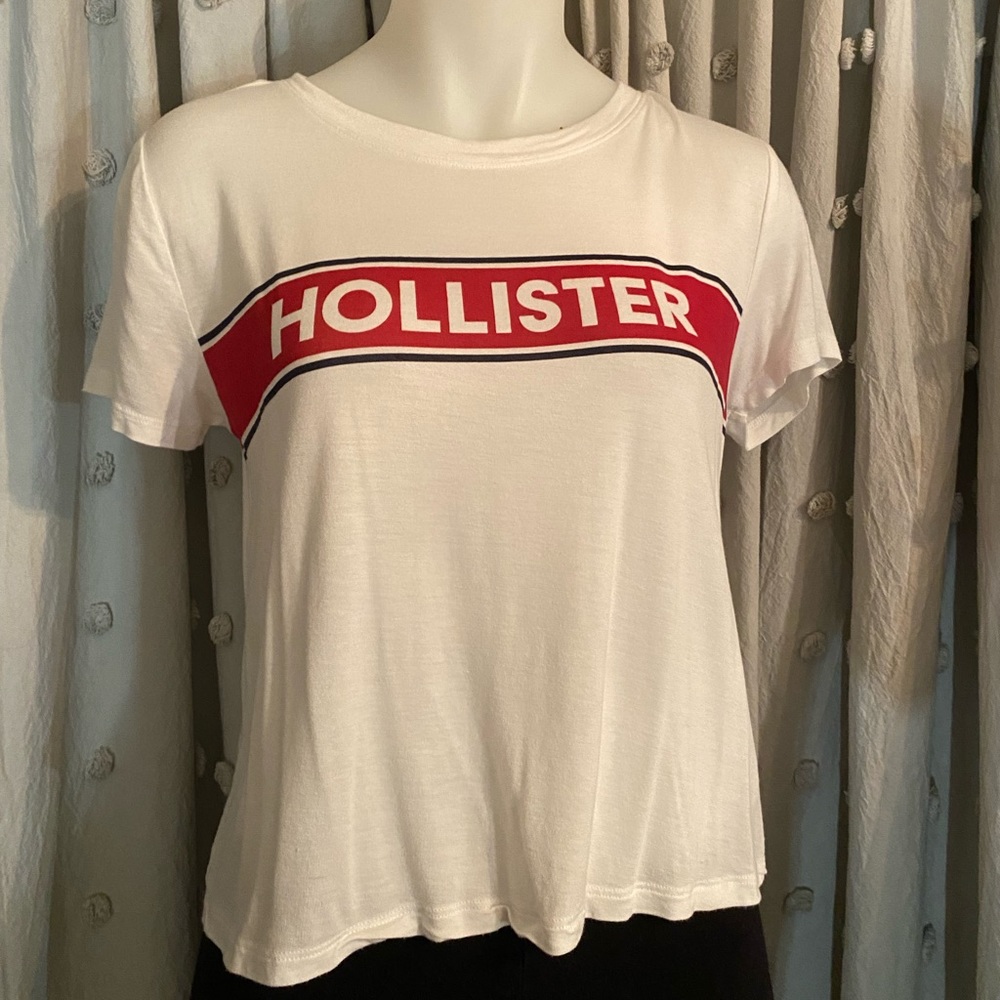 Hollister slightly cropped tee